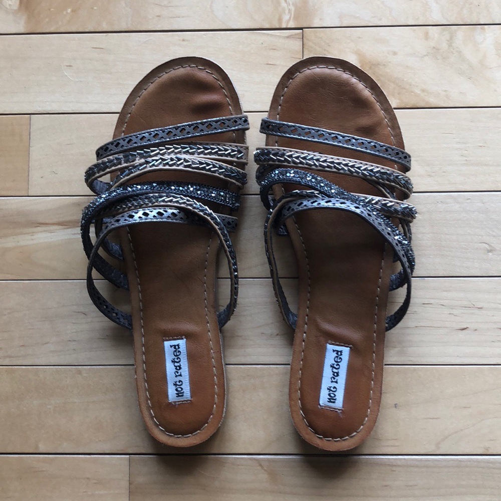 Cute sandals from Buckle